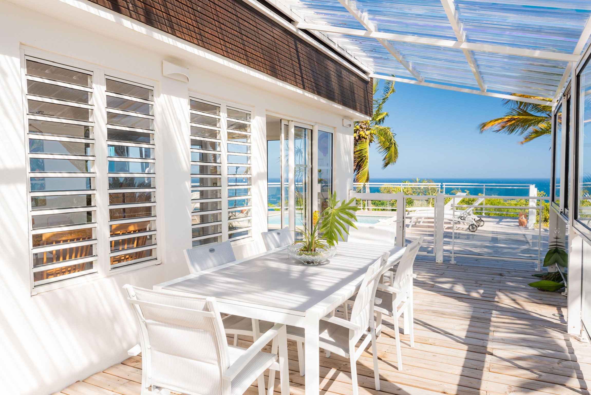 Rénovation façade maison créole — Pose 24 Martinique